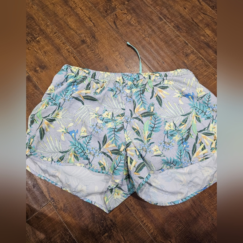 Old Navy Active Floral Print Shorts X2